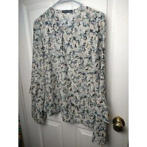 HARLOWE &Graham Woman Career Keyhole Button Front Long Sleeve Blouse. Size M